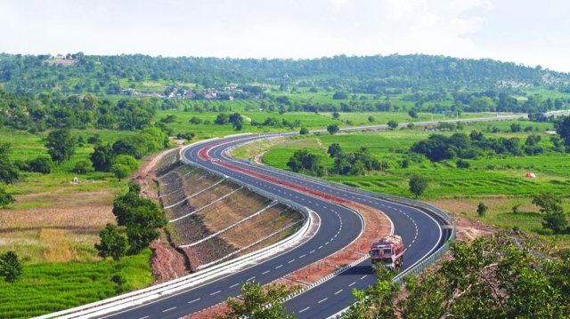 মিয়ানমারের অভ্যন্তরে এই মহাসড়ক প্রকল্পের কাজ চলছে জোর কদমে